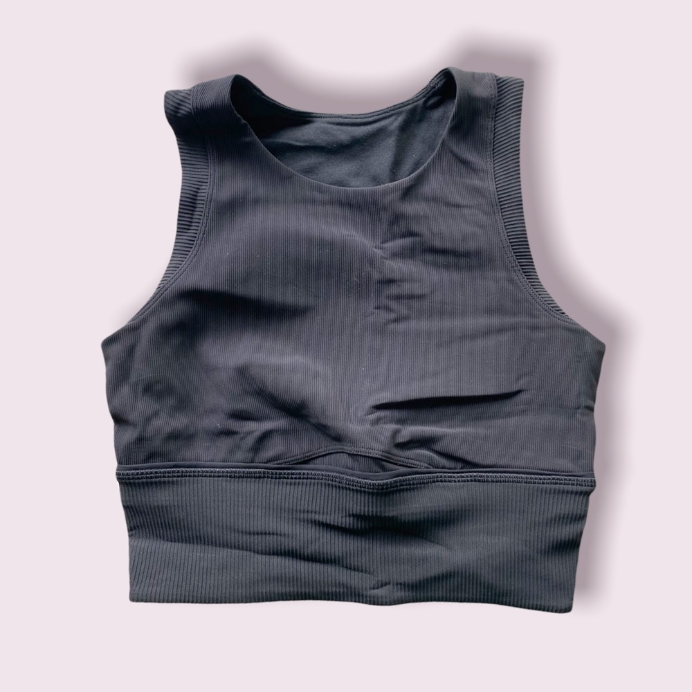 NWT lululemon black kick swerve long line bra in size 6
